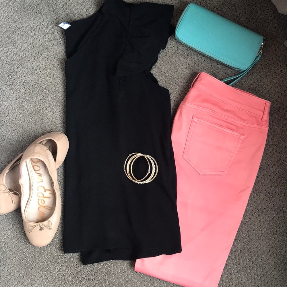 Old Navy black ruffled short sleeve top